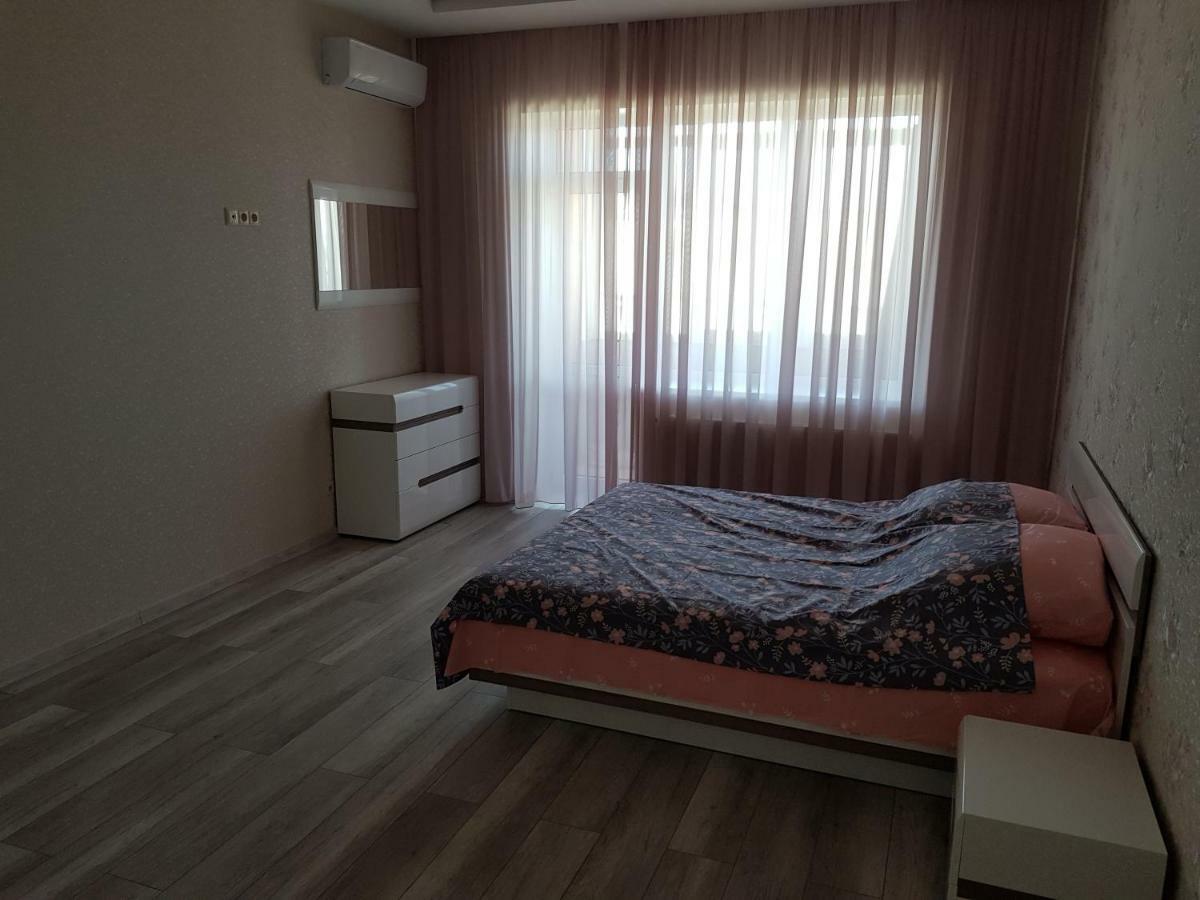 New Apartment On Parkovaya Chornomorsk Ngoại thất bức ảnh